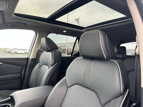 Used 2025 Honda Pilot Elite image 12