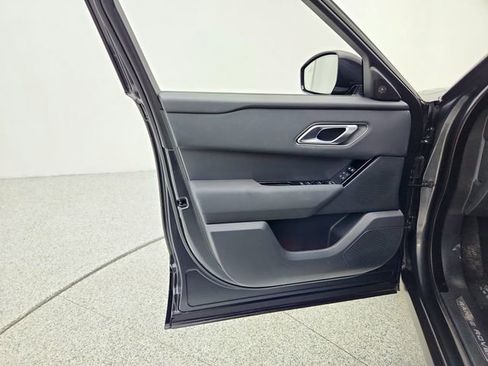 Certified 2025 Land Rover Range Rover Velar Dynamic SE image 24