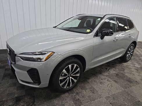 Used 2025 Volvo XC60 B5 Plus AWD/4WD image 8
