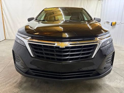 Used 2022 Chevrolet Equinox LS w/ LS Convenience Package FWD image 2