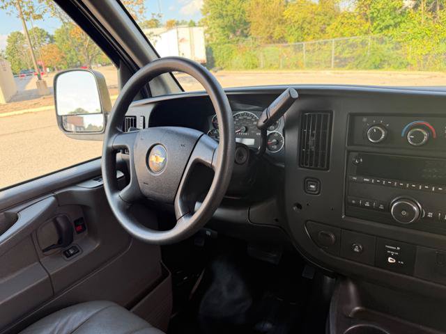 Used 2015 Chevrolet Express 2500 RWD image 12