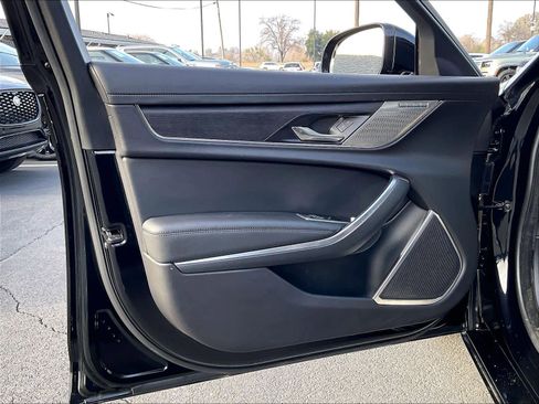 Used 2022 Jaguar XF SE image 24