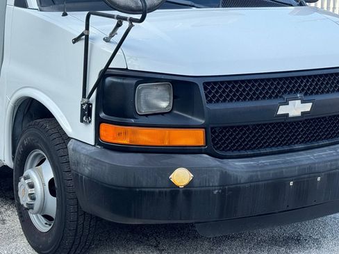 Used 2004 Chevrolet Express 3500 w/ School Bus Package RWD image 9