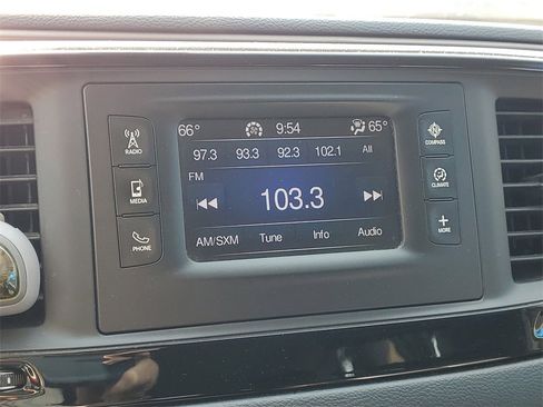 Used 2017 Chrysler Pacifica Touring-L image 23