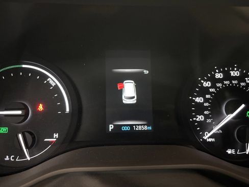 Used 2024 Toyota Sienna XLE w/ XLE Plus Package FWD image 27