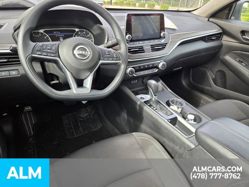 Used 2025 Nissan Altima 2.5 SV FWD image 21
