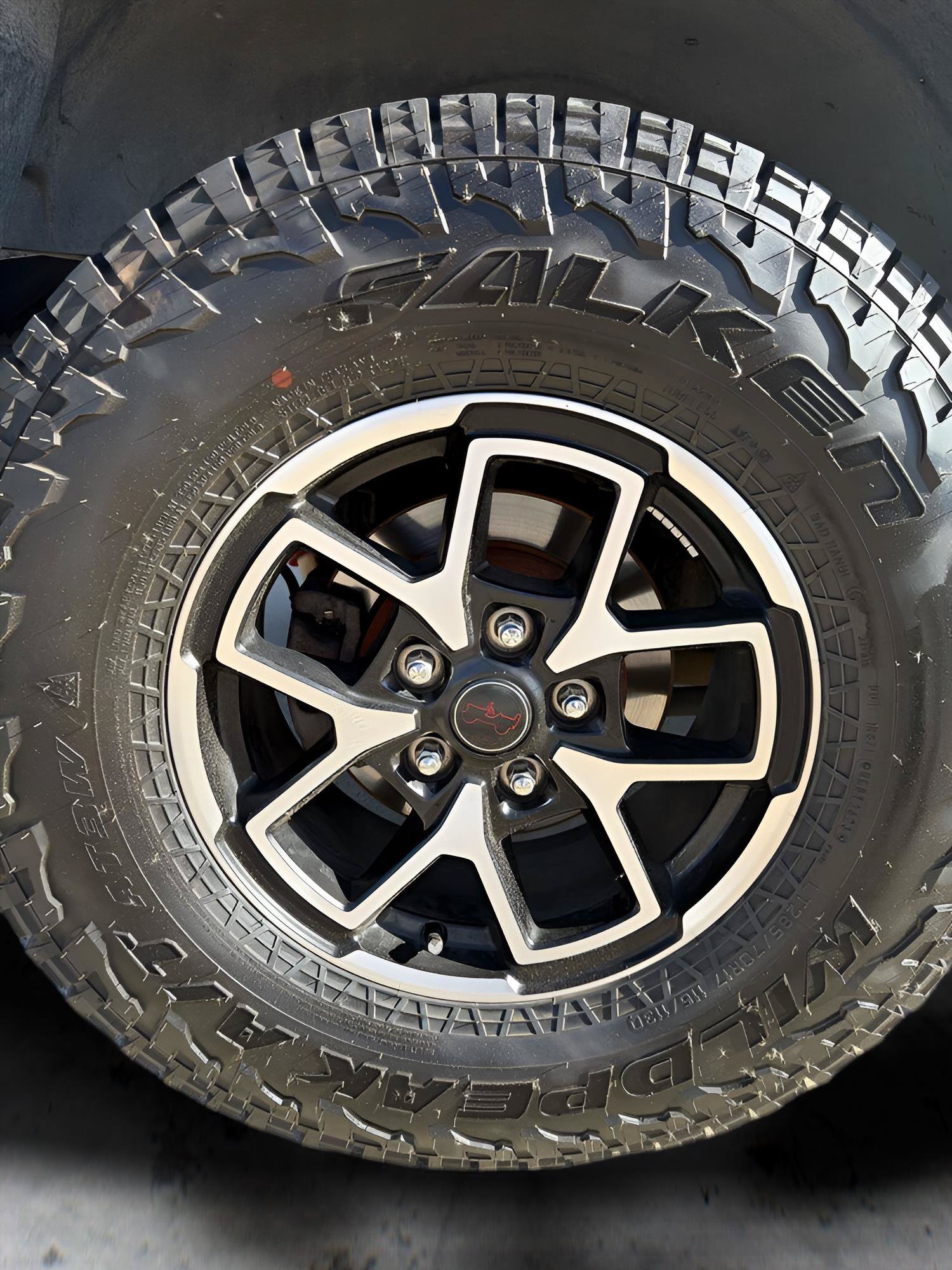 Used 2010 Jeep Wrangler Unlimited Sport AWD/4WD image 17
