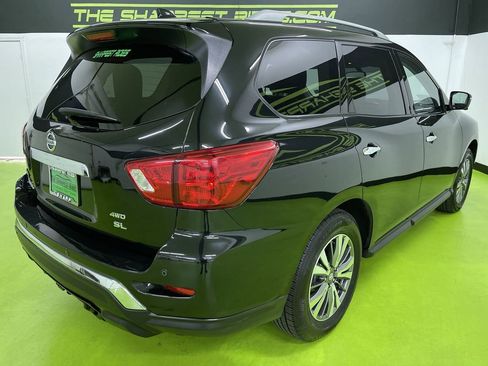 Used 2020 Nissan Pathfinder SL image 10