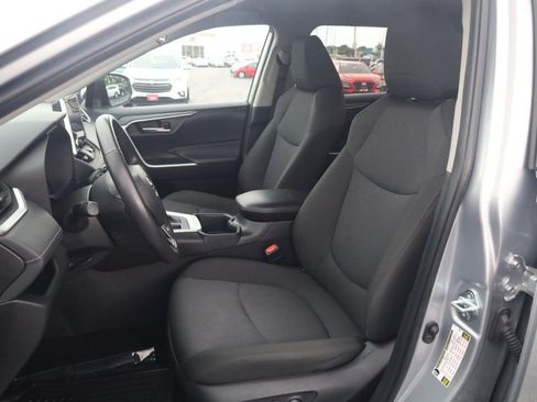 Used 2025 Toyota RAV4 XLE w/ Weather Package AWD/4WD image 19