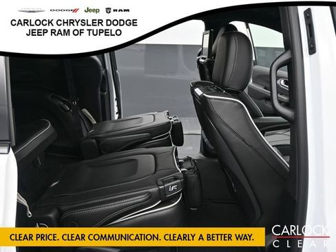 New 2026 Chrysler Pacifica Limited w/ Uconnect Theater Family Group image 36