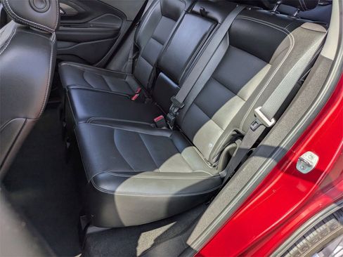 Used 2023 GMC Terrain SLT image 27
