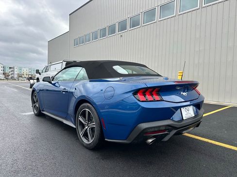 Used 2024 Ford Mustang Convertible image 5