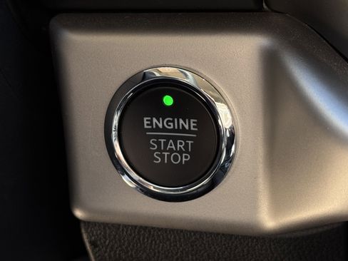 Used 2024 Ford Expedition Max XLT image 23