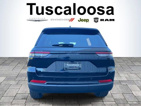 New 2025 Jeep Grand Cherokee Altitude image 6