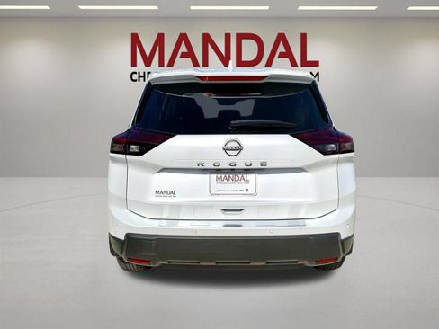 Used 2025 Nissan Rogue SV FWD image 6
