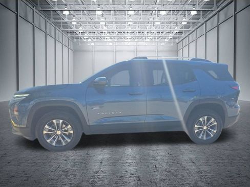 Used 2025 Chevrolet Equinox LT w/ Convenience Package II AWD/4WD image 3