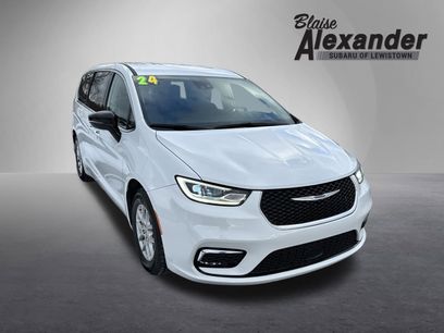 Used 2024 Chrysler Pacifica Touring-L