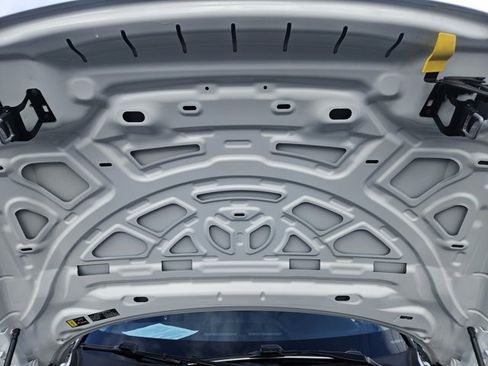 Used 2024 Volvo XC40 B5 Ultimate w/ Protection Package Premier image 27