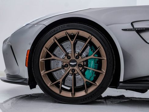 Used 2025 Aston Martin V8 Vantage Coupe RWD image 15