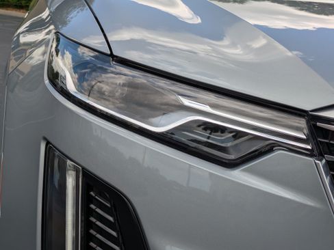 Certified 2023 Cadillac XT6 Premium Luxury FWD image 8