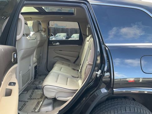Used 2016 Jeep Grand Cherokee Overland image 25