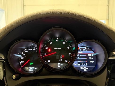 Used 2018 Porsche Macan AWD/4WD image 21