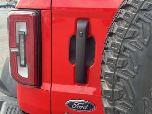 Certified 2023 Ford Bronco Badlands w/ Sasquatch Package image 10