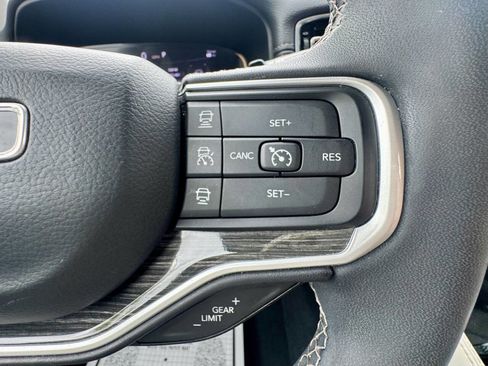 Used 2022 Jeep Wagoneer Series III image 22