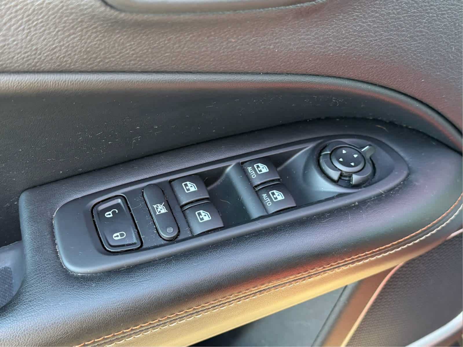 Used 2019 Jeep Compass Latitude w/ Popular Equipment Group AWD/4WD image 8