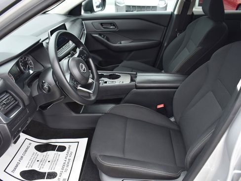 Used 2024 Nissan Rogue S FWD image 22