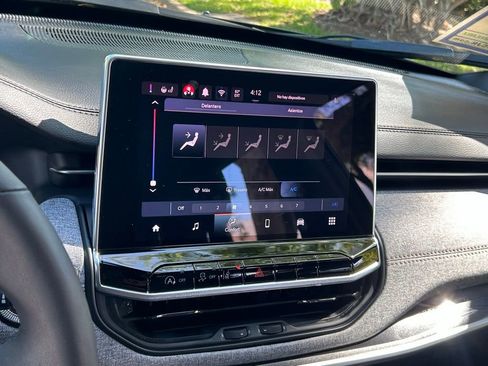 Used 2024 Jeep Compass Latitude image 20