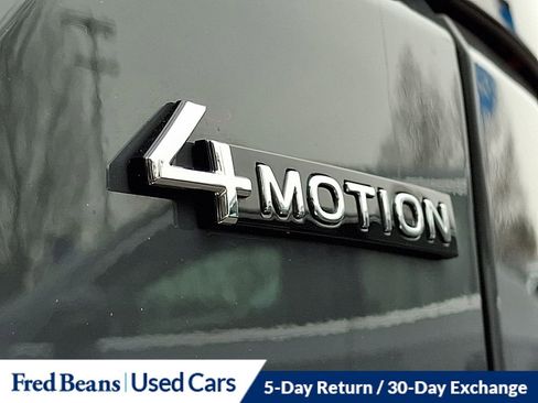 Used 2025 Volkswagen Atlas Peak Edition SE image 33