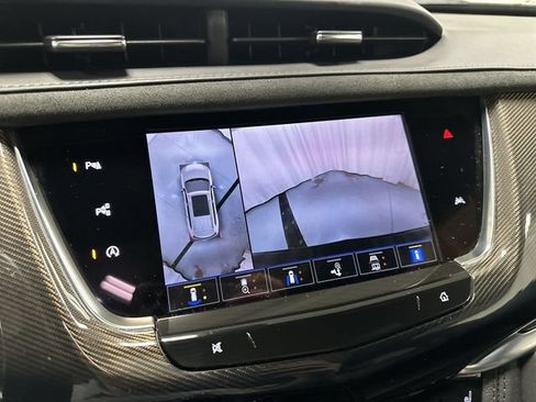 Certified 2025 Cadillac XT6 Sport w/ Platinum Package AWD/4WD image 13
