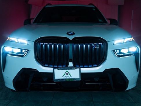 Used 2026 BMW X7 M60i image 37
