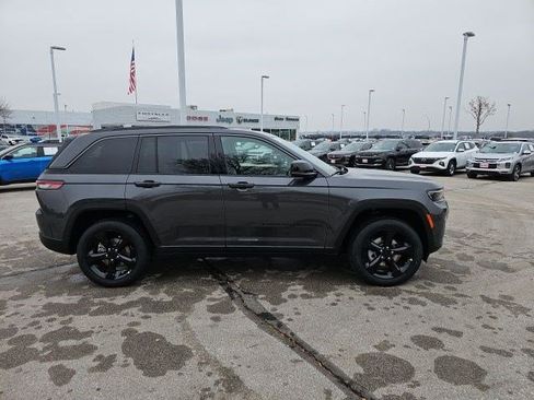 New 2026 Jeep Grand Cherokee Limited w/ Limited Altitude Package AWD/4WD image 7