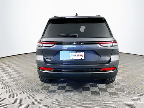 Certified 2024 Jeep Grand Cherokee Altitude AWD/4WD image 10