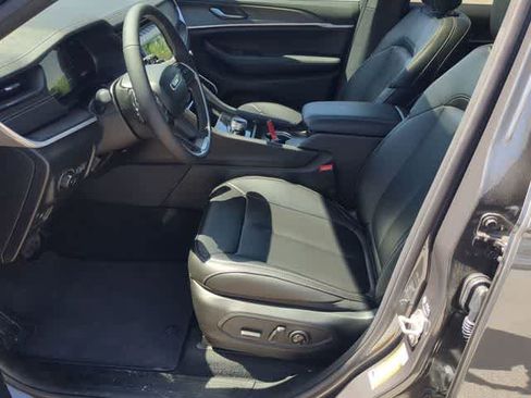 New 2026 Jeep Grand Cherokee Limited AWD/4WD image 17