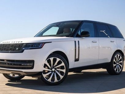 New 2025 Land Rover Range Rover SE