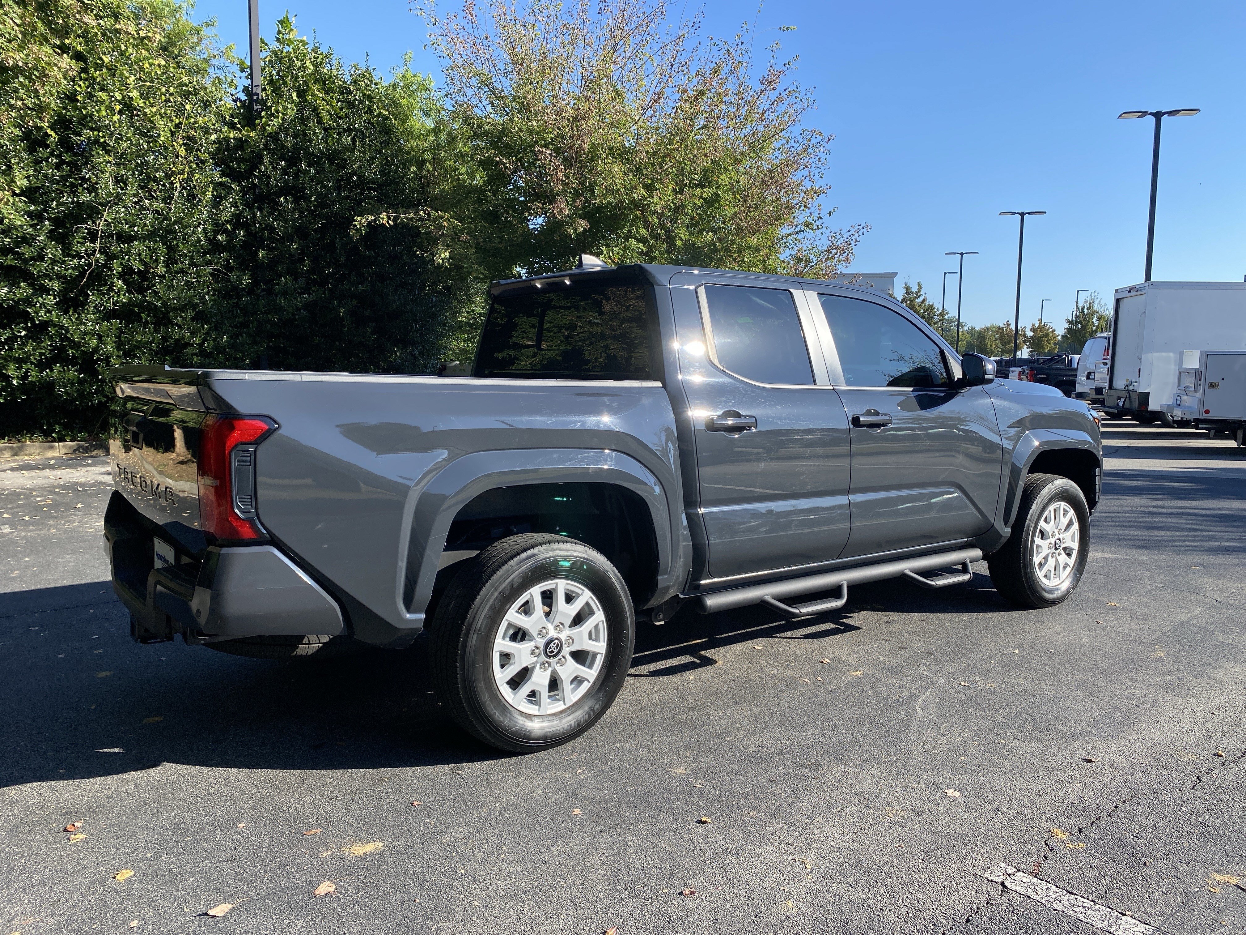 Used 2024 Toyota Tacoma SR5 w/ SR5 Upgrade Package AWD/4WD image 9