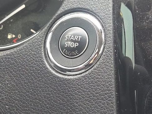 Used 2020 Nissan Rogue Sport SV AWD/4WD image 38