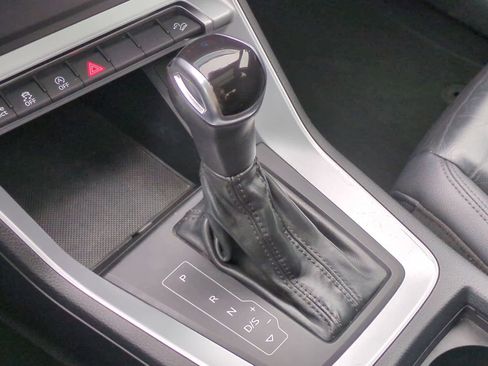 Used 2020 Audi Q3 2.0T Premium image 34