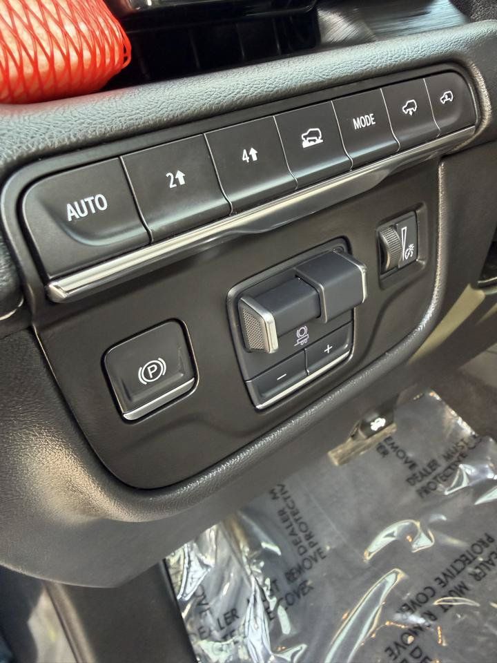 Used 2021 Cadillac Escalade Sport w/ Driver Assist Tech Package AWD/4WD image 26