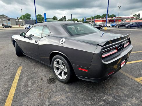Used 2021 Dodge Challenger SXT image 3