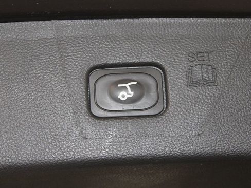 Used 2024 Ford Edge Titanium AWD/4WD image 16