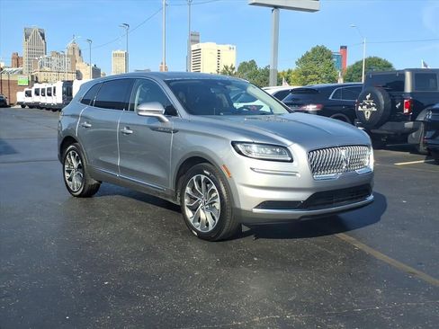 Used 2023 Lincoln Nautilus Reserve image 3