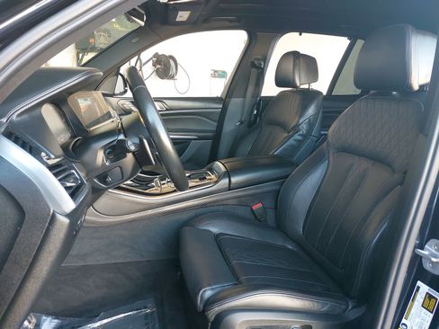 Used 2019 BMW X5 xDrive50i w/ M Sport Package image 15