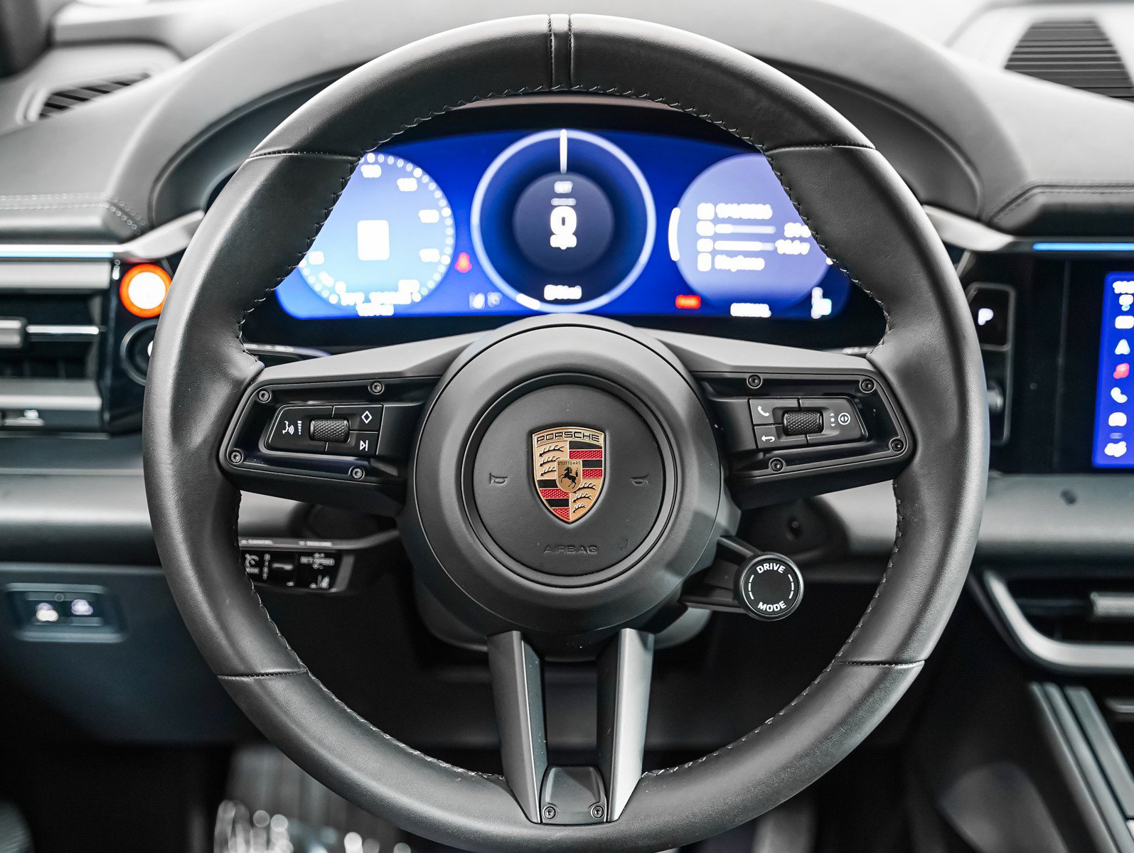 Certified 2025 Porsche Macan 4 Electric AWD/4WD image 17