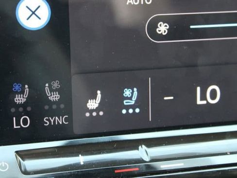 Used 2024 Volkswagen Atlas SE image 9