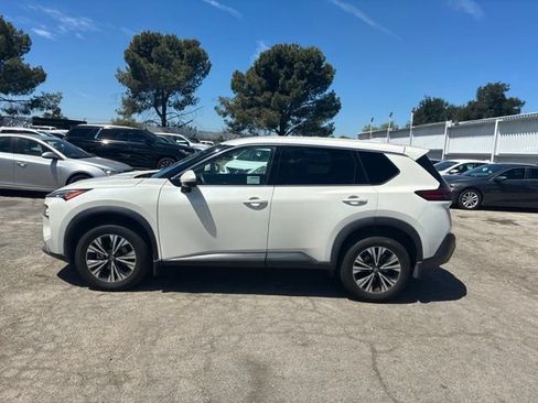 Used 2021 Nissan Rogue SV FWD image 4