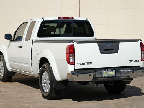 Used 2017 Nissan Frontier SV w/ SV Value Truck Package AWD/4WD image 38